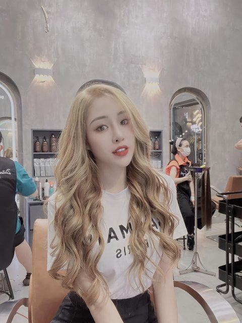 Nguyễn Thu Trang - Thèm tóc màu quá