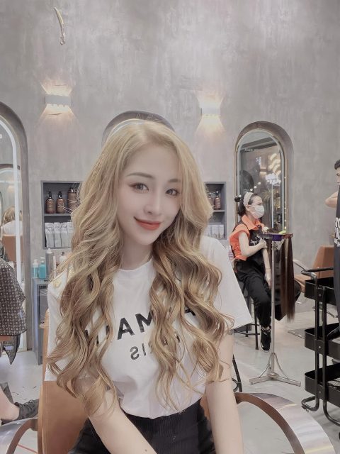 Nguyễn Thu Trang - Thèm tóc màu quá