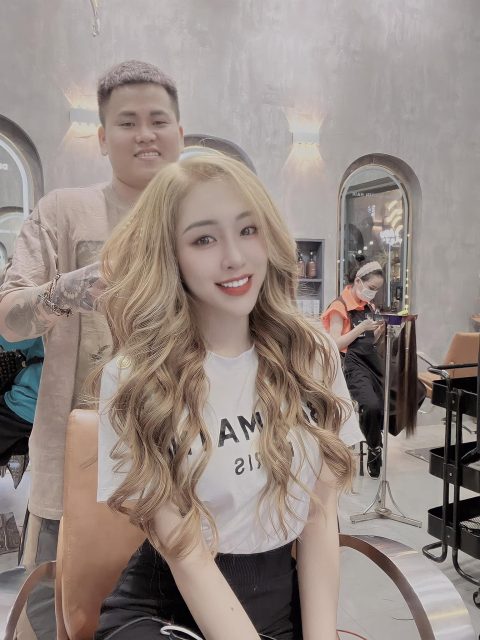 Nguyễn Thu Trang - Thèm tóc màu quá