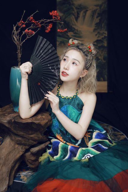 Nguyễn Thuỷ Tiên - TẾt này vẫn giống tết xưa vẫn là e bé vẫn ưa lì xì Makeup: Trần…