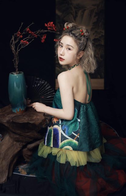 Nguyễn Thuỷ Tiên - TẾt này vẫn giống tết xưa vẫn là e bé vẫn ưa lì xì Makeup: Trần…