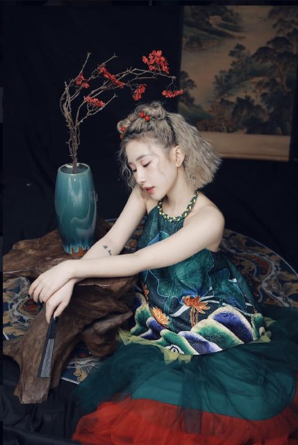 Nguyễn Thuỷ Tiên - TẾt này vẫn giống tết xưa vẫn là e bé vẫn ưa lì xì Makeup: Trần…