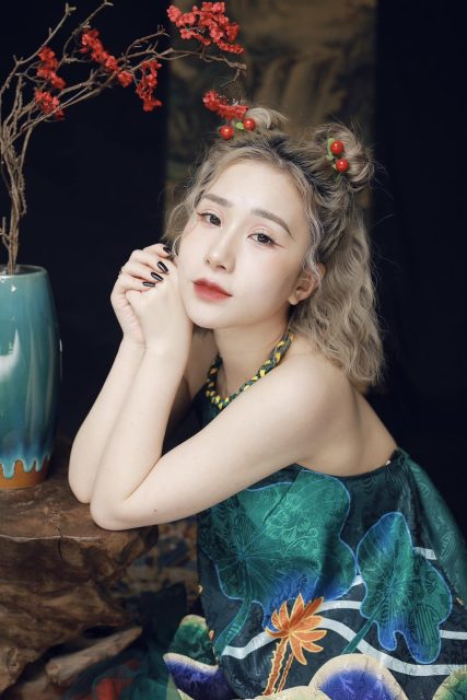 Nguyễn Thuỷ Tiên - TẾt này vẫn giống tết xưa vẫn là e bé vẫn ưa lì xì Makeup: Trần…