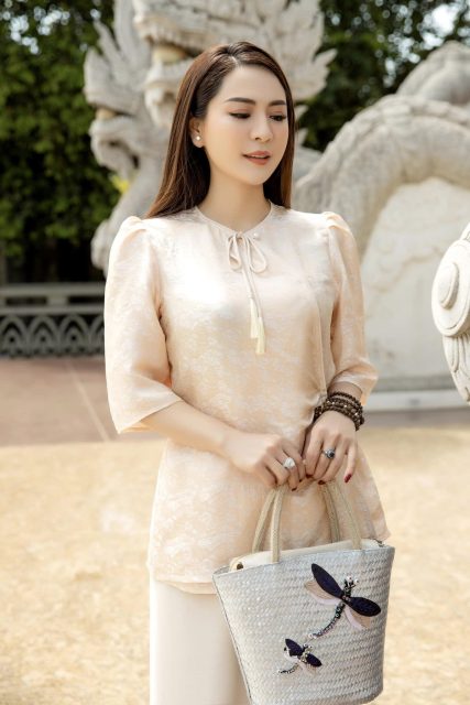 Thanh Ngọc - ♡ 𝘛𝘩𝘢𝘯𝘬 𝘺𝘰𝘶 𝘧𝘰𝘳 𝘤𝘩𝘰𝘰𝘴𝘪𝘯𝘨 𝘶𝘴 ♡ Pháp phục LAM TỪ