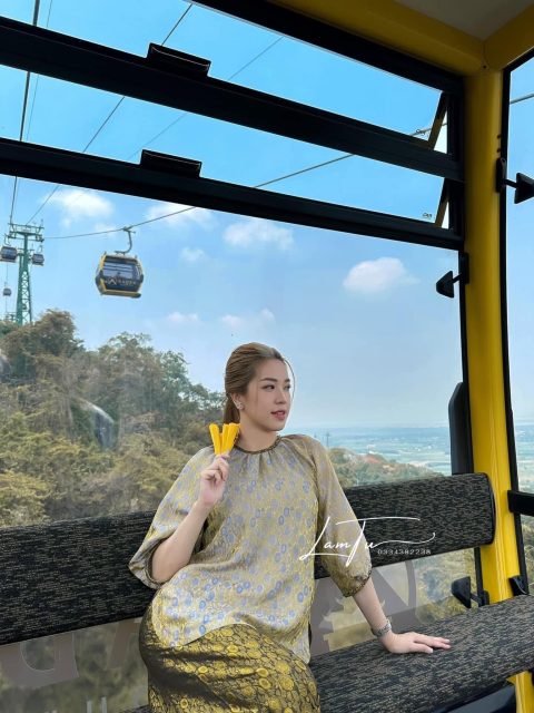 Thanh Ngọc - ♡ 𝘛𝘩𝘢𝘯𝘬 𝘺𝘰𝘶 𝘧𝘰𝘳 𝘤𝘩𝘰𝘰𝘴𝘪𝘯𝘨 𝘶𝘴 ♡