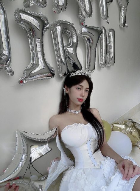 Nguyễn Phạm Tú Uyên - My Bday chúc em tất cả IG:@nguyenphamtuuyn
