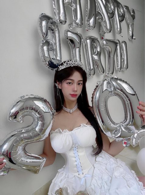 Nguyễn Phạm Tú Uyên - My Bday chúc em tất cả IG:@nguyenphamtuuyn