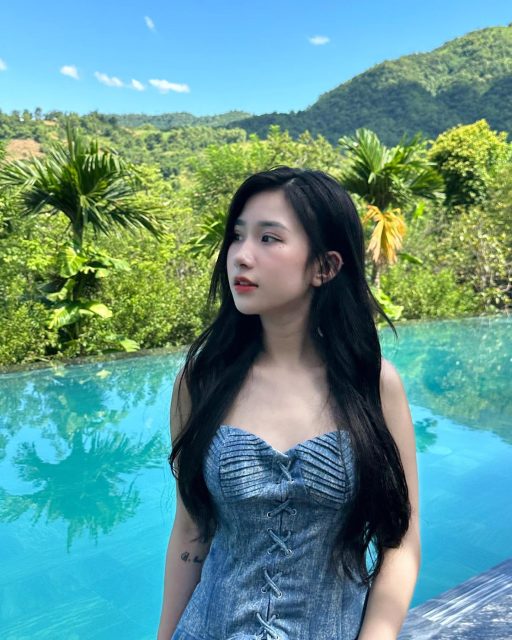 Nguyễn Thuỷ Tiên - kỳ nghỉ hè cháyy nắng