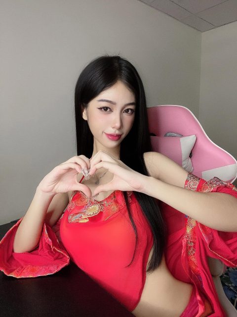 Nguyễn Phạm Tú Uyên - Muốn yêu em thì phải chiều Tại sáng em ngủ IG:@nguyephamtuuyn Dvfb…