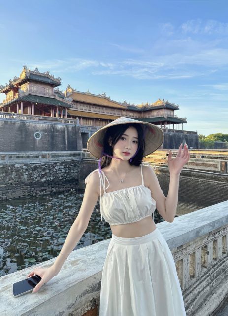 Nguyễn Diệu Linh - Huế mộng mơ