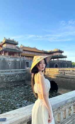 Nguyễn Diệu Linh - Huế mộng mơ