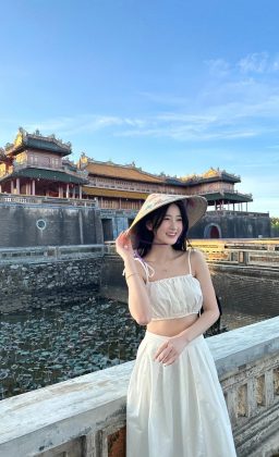 Nguyễn Diệu Linh - Huế mộng mơ