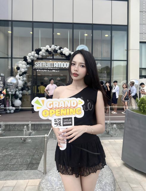 Phạm Quỳnh Trang - măm măm chúc Samjin Amook Vietnam khai trương hồng phát #SamjinAmook…