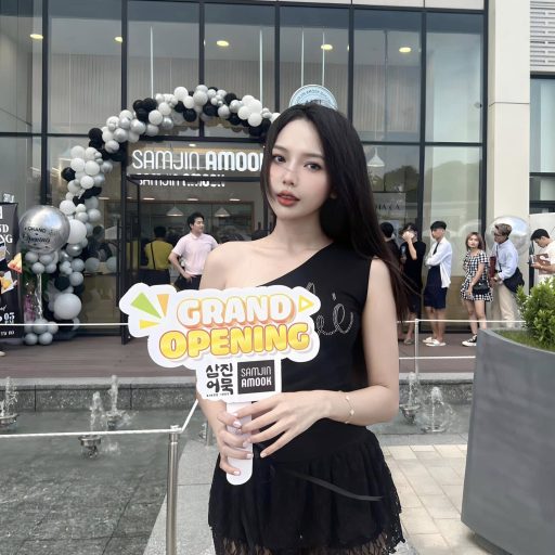 Phạm Quỳnh Trang - măm măm chúc Samjin Amook Vietnam khai trương hồng phát #SamjinAmook…