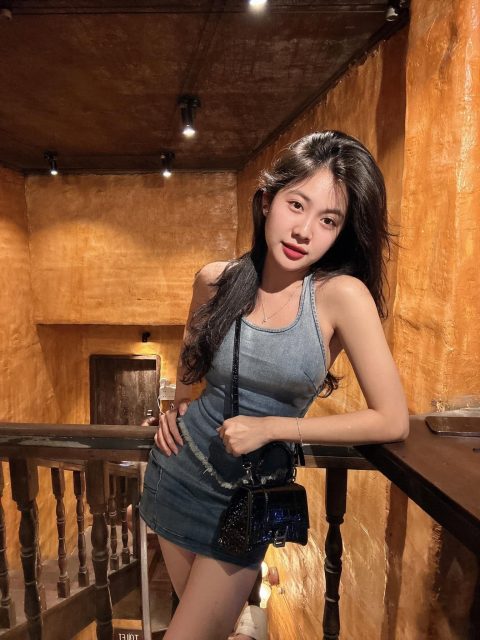 Võ Châu Ngọc - Viết hộ cái cap nghĩ qài hỏng ra