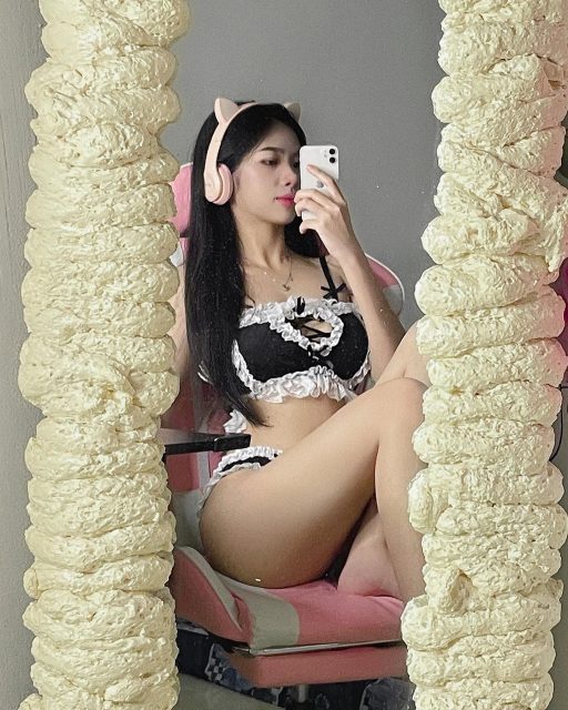 Nguyễn Phạm Tú Uyên - Meoww~~