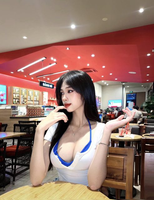 Nguyễn Phạm Tú Uyên - Xem anh là cả bầu trời, nhưng anh đâu biết em coi trời bằng vung…