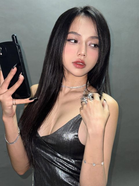 Phạm Quỳnh Trang - đố anh đoán được photophone mới nổi : Bạc Hà