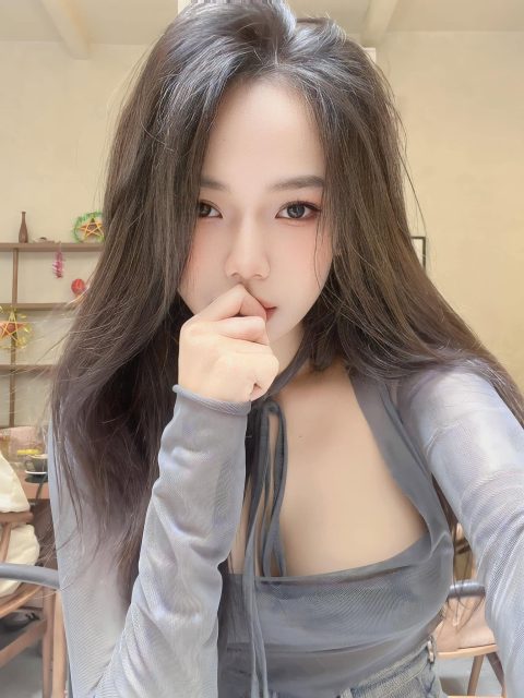 Phạm Quỳnh Trang - đôi lúc em quên mình cũng là một đóa hoa