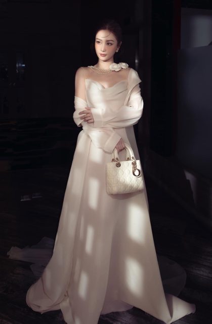 Vũ Phương Anh - Moments at L’Officiel Vietnam Official Beauty Awards 2023 Outfit…
