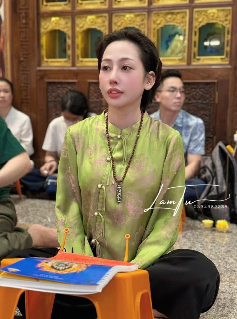 Thanh Ngọc - ♡ 𝘛𝘩𝘢𝘯𝘬 𝘺𝘰𝘶 𝘧𝘰𝘳 𝘤𝘩𝘰𝘰𝘴𝘪𝘯𝘨 𝘶𝘴 ♡