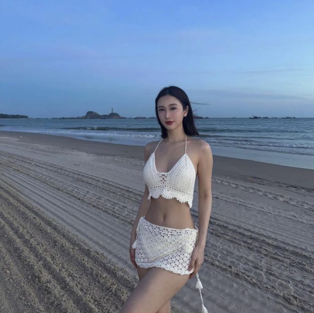 Vũ Phương Anh - mặt trời lặn, biển, muối, cát, và tôi