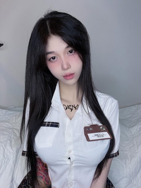 Nguyễn Phạm Tú Uyên - KHÔNG N.G.H.I.Ệ.N Ig:@nguyenphamtuuyn Dvfb: Phạm Hoài Linh