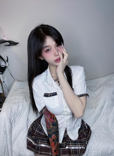 Nguyễn Phạm Tú Uyên - KHÔNG N.G.H.I.Ệ.N Ig:@nguyenphamtuuyn Dvfb: Phạm Hoài Linh