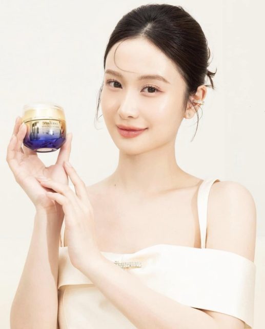 Vũ Phương Anh - Cô gái Jun Vũ Vũ Phương Anh vài cọng tóc lơi … Hair by Mây