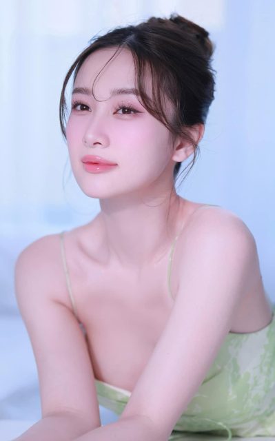 Vũ Phương Anh - Trong veooo Dương Hữu Nghĩa vừa mếch cúp vừa chộp hềnh Chị Hương Đào…