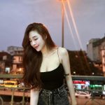 Nguyễn Thu Trang - Mấy bạn nữ giờ đi ra ngoài đường yếu thật , đi đâu cũng phải có bạn…