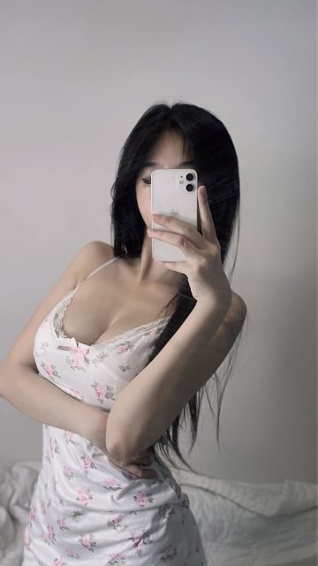 Nguyễn Phạm Tú Uyên - Đầm thức Ig:@nguyenphamtuuyn Dvfb: Phạm Hoài Linh