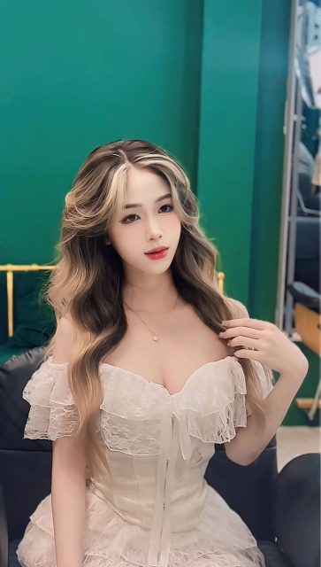 Nguyễn Phạm Tú Uyên - Tóc đẹp khum, giữ nhá Dvfb: Phạm Hoài Linh
