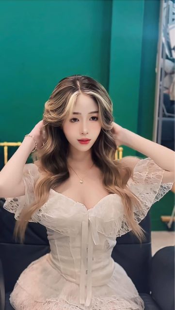 Nguyễn Phạm Tú Uyên - Tóc đẹp khum, giữ nhá Dvfb: Phạm Hoài Linh