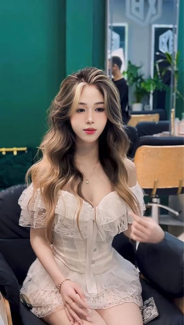 Nguyễn Phạm Tú Uyên - Tóc đẹp khum, giữ nhá Dvfb: Phạm Hoài Linh