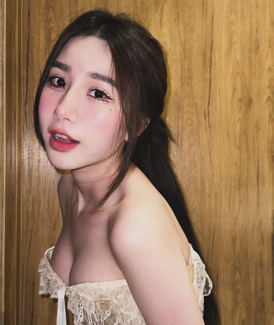 Nguyễn Thuỷ Tiên - Hello, l’m Hý