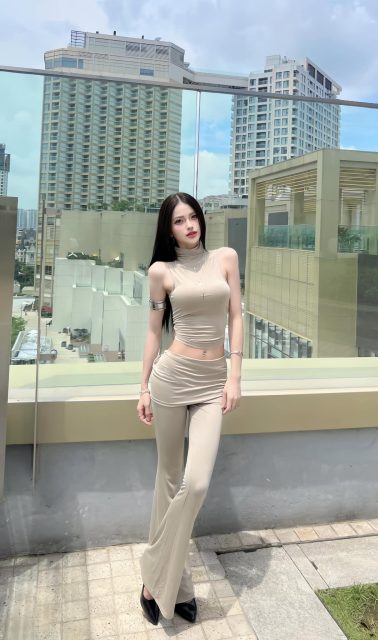 Nịnh Thảo - Thế giới rộng lớn đến như vậy Anh có thể nhìn thấy mọi thứ mà lại lờ…