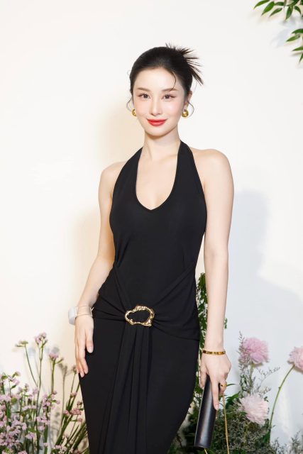 Vũ Phương Anh - Từ Đà Lạt đến Sài Gòn, từ cầu hôn đến đám cưới cổ tích Chúc cô dâu…