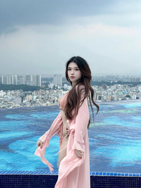 Nguyễn Thị Mỹ Ngọc - Có thấy gái xinh đi bơi bao giờ chưa?