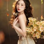 Nguyễn Thuỷ Tiên - Nhiều người ôm giấc mộng giàu sang Còn iem ôm giấc mộng y chang…