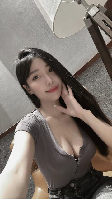 Trịnh Lâm Oanh - E đăng hình biết chắc anh sẽ like ^^
