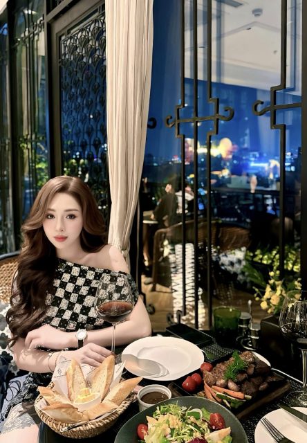 Nguyễn Thu Trang - “ Kiễng mũi chân sẽ không đứng vững Người thích bạn sẽ chủ động khom…