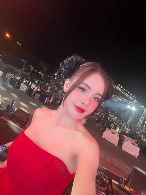 Nguyễn Linh Linh - Cứ cố gắng và nỗ lực vì chúng ta chỉ được sống một lần trong đời Nét…