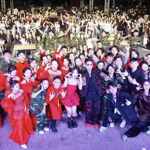 Nguyễn Linh Linh - Cứ cố gắng và nỗ lực vì chúng ta chỉ được sống một lần trong đời Nét…