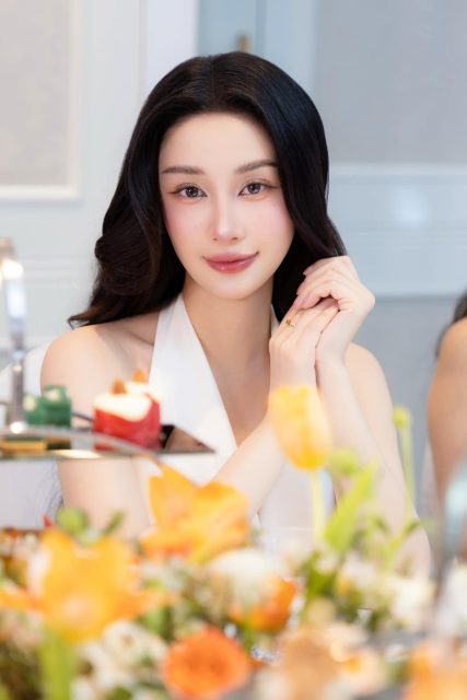 Vũ Phương Anh - Vũ Phương Anh x Sulwhasoo Outfit Amelie Makeup : Minh Nguyễn…