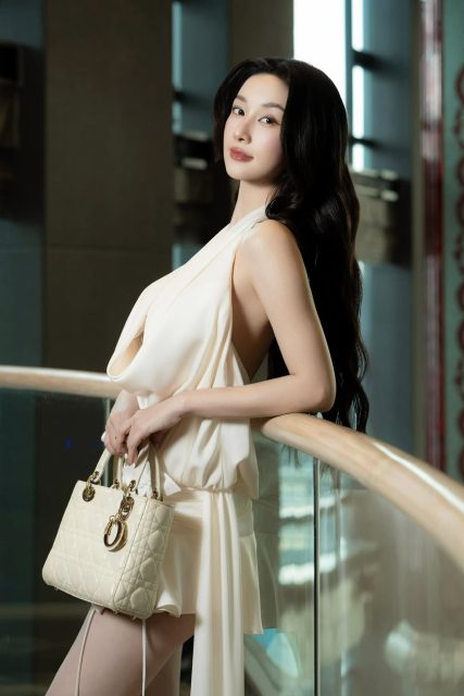 Vũ Phương Anh - Vũ Phương Anh x Sulwhasoo Outfit Amelie Makeup : Minh Nguyễn…