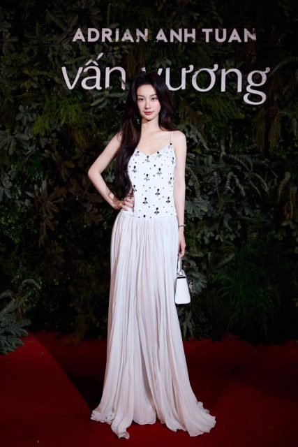 Vũ Phương Anh - Vũ Phương Anh x Vấn Vương by Adriananhtuan - Makeup : Minh Nguyễn…
