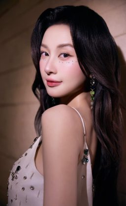 Vũ Phương Anh - Vũ Phương Anh x Vấn Vương by Adriananhtuan - Makeup : Minh Nguyễn…