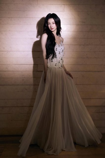 Vũ Phương Anh - Vũ Phương Anh x Vấn Vương by Adriananhtuan - Makeup : Minh Nguyễn…