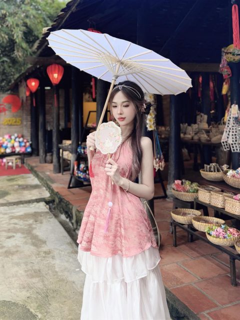 Nguyễn Phạm Tú Uyên - Người ta thì flexing Em không flex, em xing